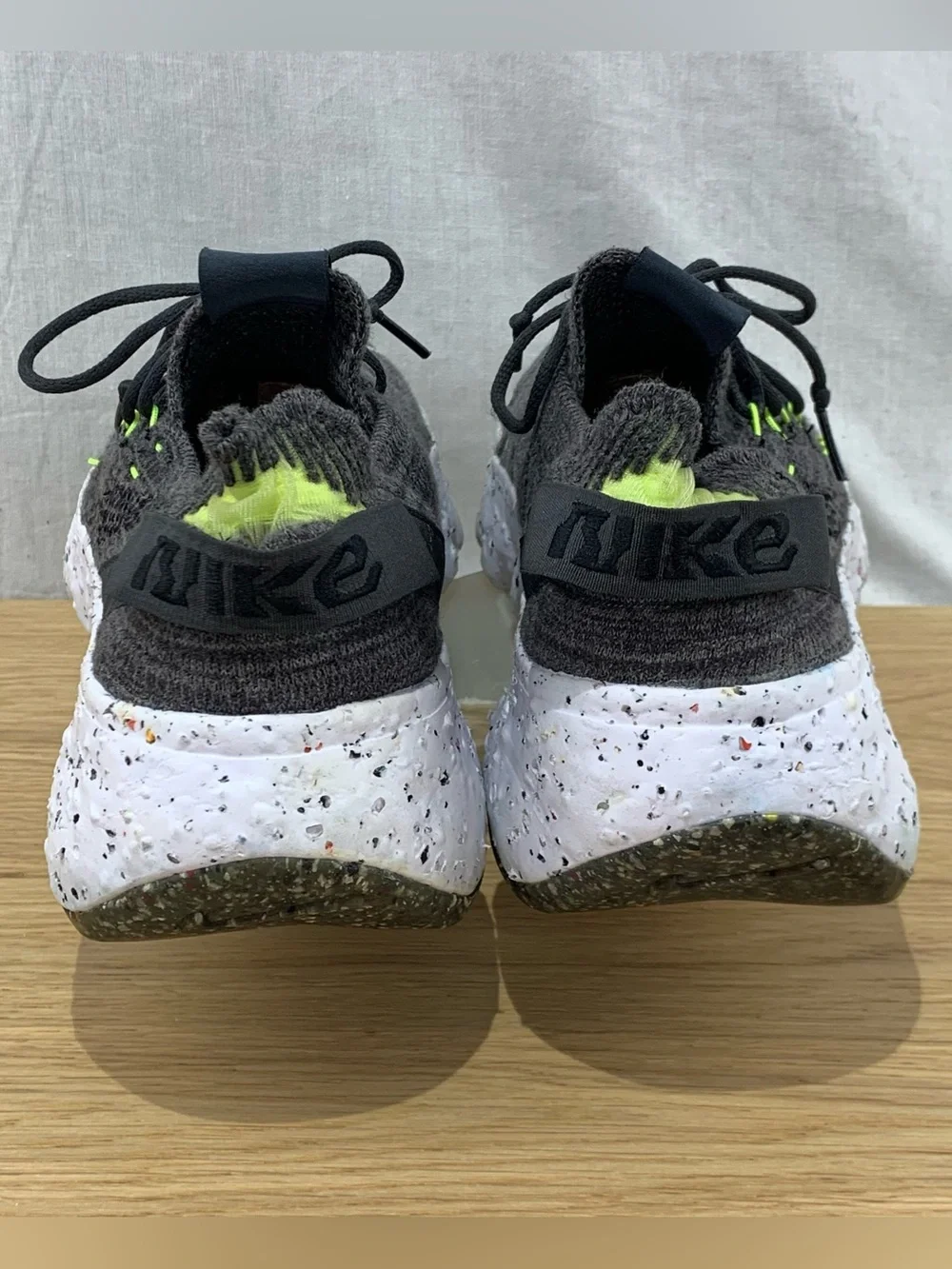 Nike Space Hippie 04 Men’s Size 10.5 Black Volt White Athletic Shoes